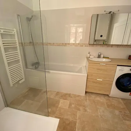 Rdc Avec Cour Privee - Les Halles Centre Historique Narbona