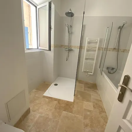 Rdc Avec Cour Privee - Les Halles Centre Historique Apartman *